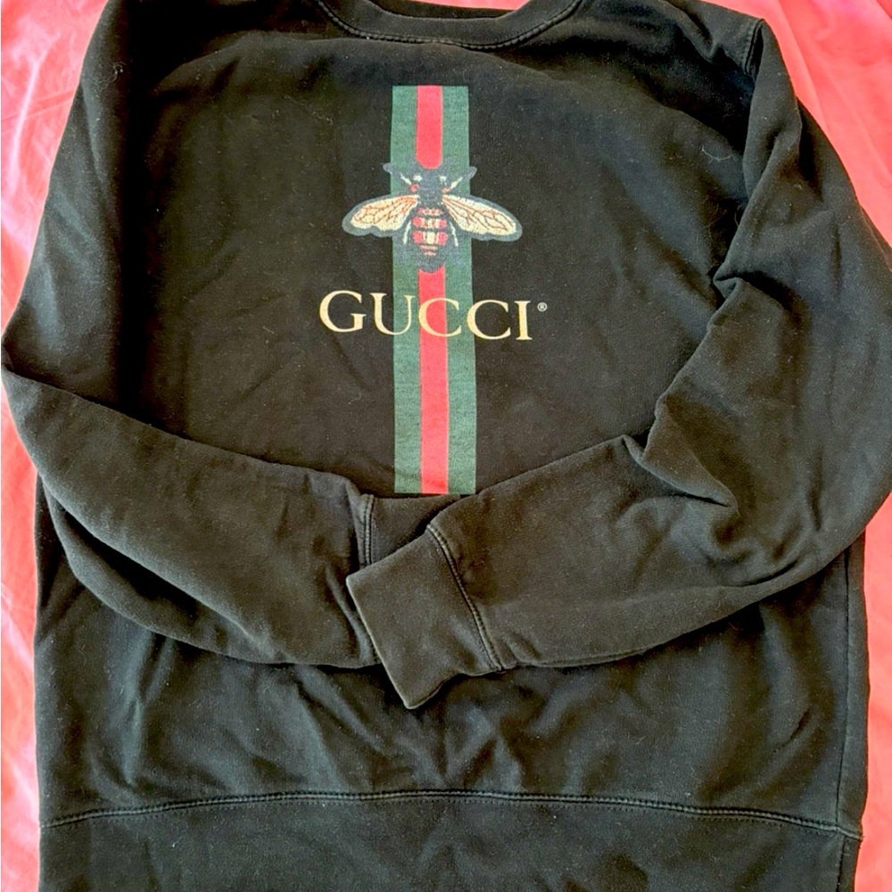 Gucci bee sweatshirt , very good condition